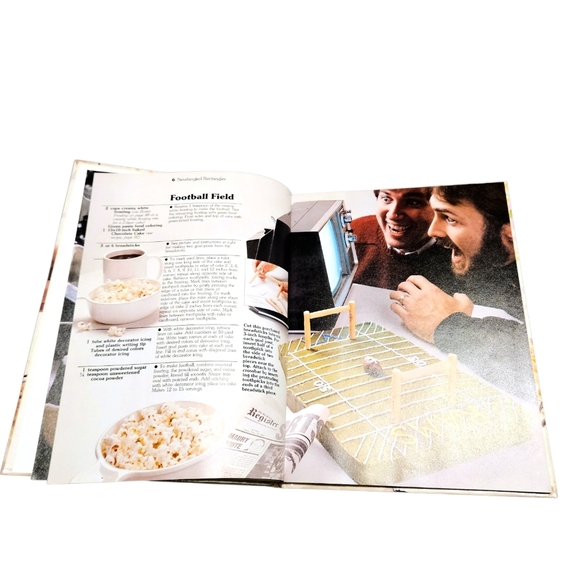 Better Homes and Gardens Creative Cake Decorating Cookbook Hardcover 1983 Vtg - Picture 5 of 7